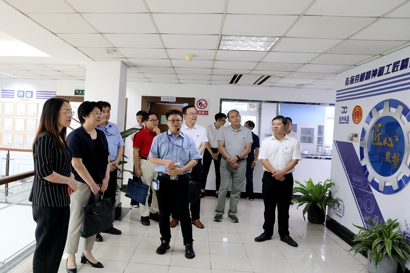 2020年7月14日，时任浙江省总工会党组成员、副主席张卫华一行莅临9999js金沙老品牌纸业调研推进新时代产业工人队伍建设改革工作